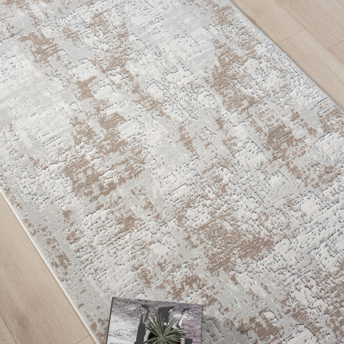 Lavish 718 Stone Runner