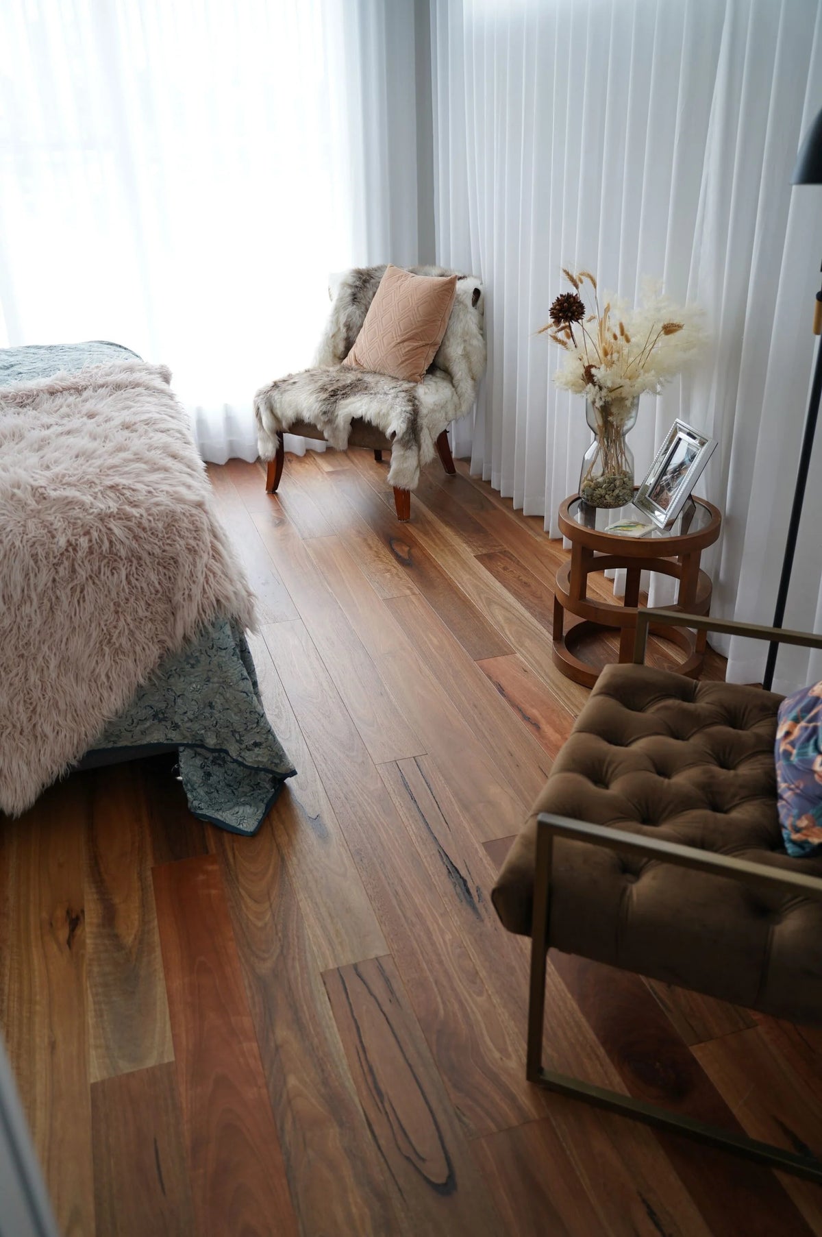 Preference Fiddleback Australian Hardwood Rustic Engineered Timber Flooring 14/3mm 189mm Rustic Spotted Gum Setting