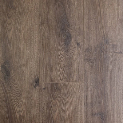 Preference Oakleaf AC3 Laminate Flooring 8mm Tawny Oak Swatch