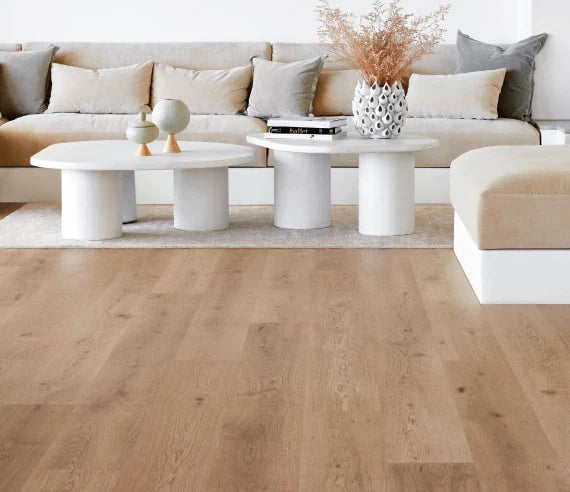 Preference Oakleaf HD PLUS AC4 Laminate Flooring 8mm Natural Setting
