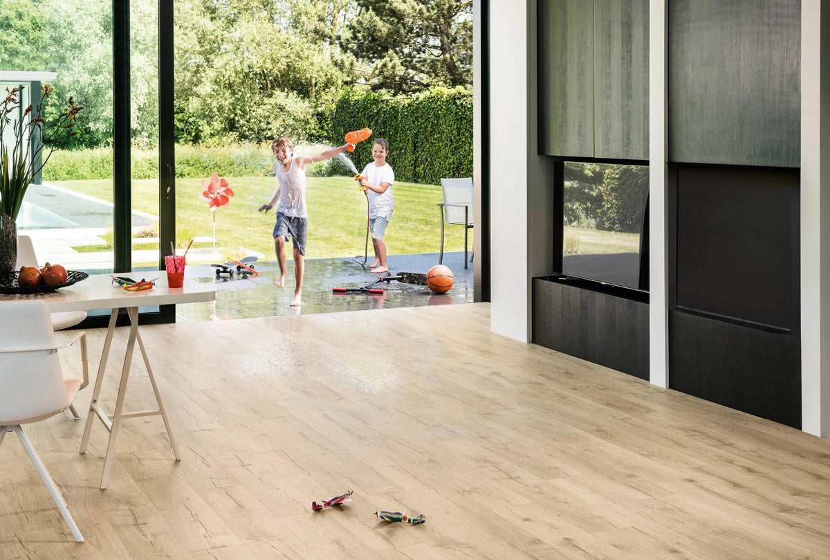 Quick-Step Impressive Ultra Laminate Flooring 12mm Classic Oak Beige Setting