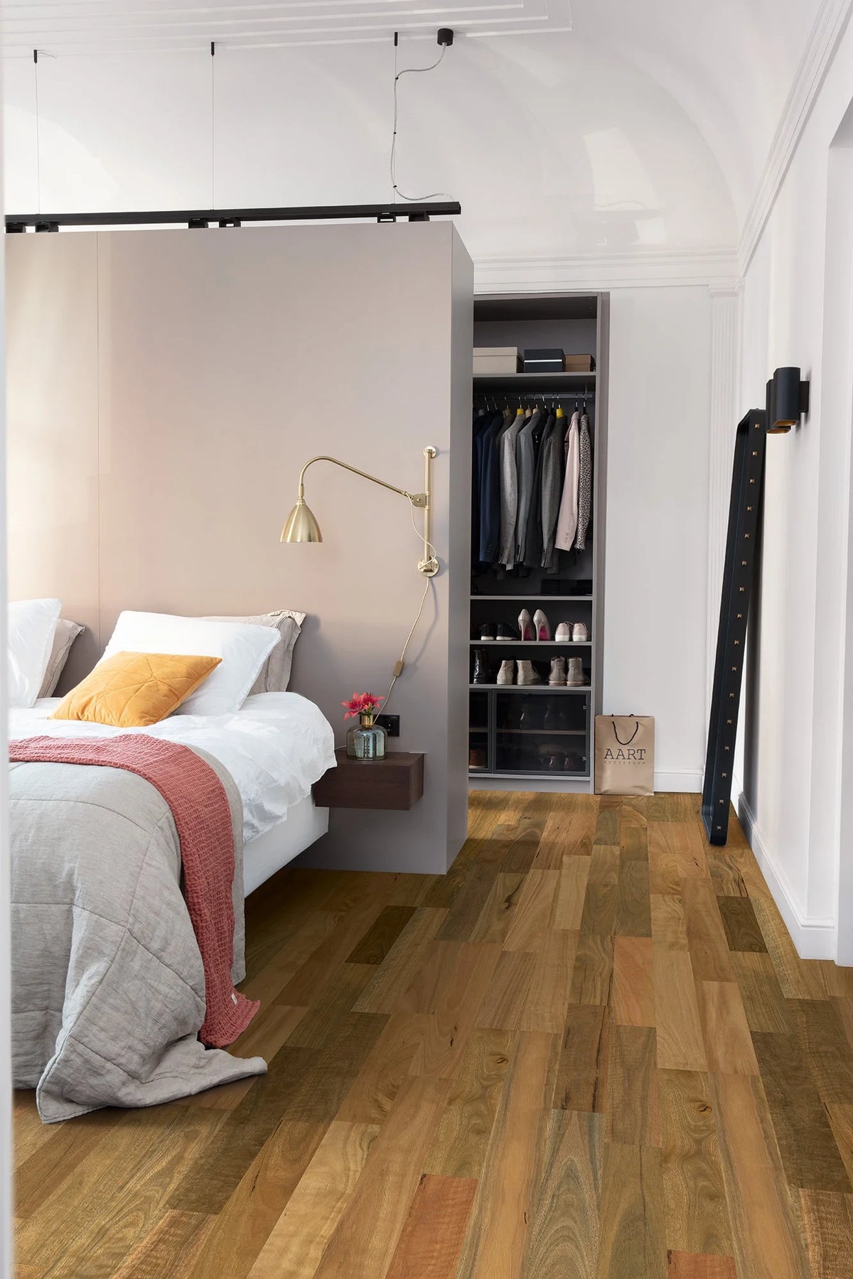 Quick-Step ReadyFlor 1 Strip Engineered Timber Flooring 14/2.5mm Spotted Gum Matt Brushed Setting