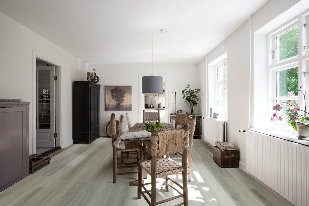Topdeck Lumière Ultra HD Hybrid Flooring 7mm Highland Beige Oak Setting